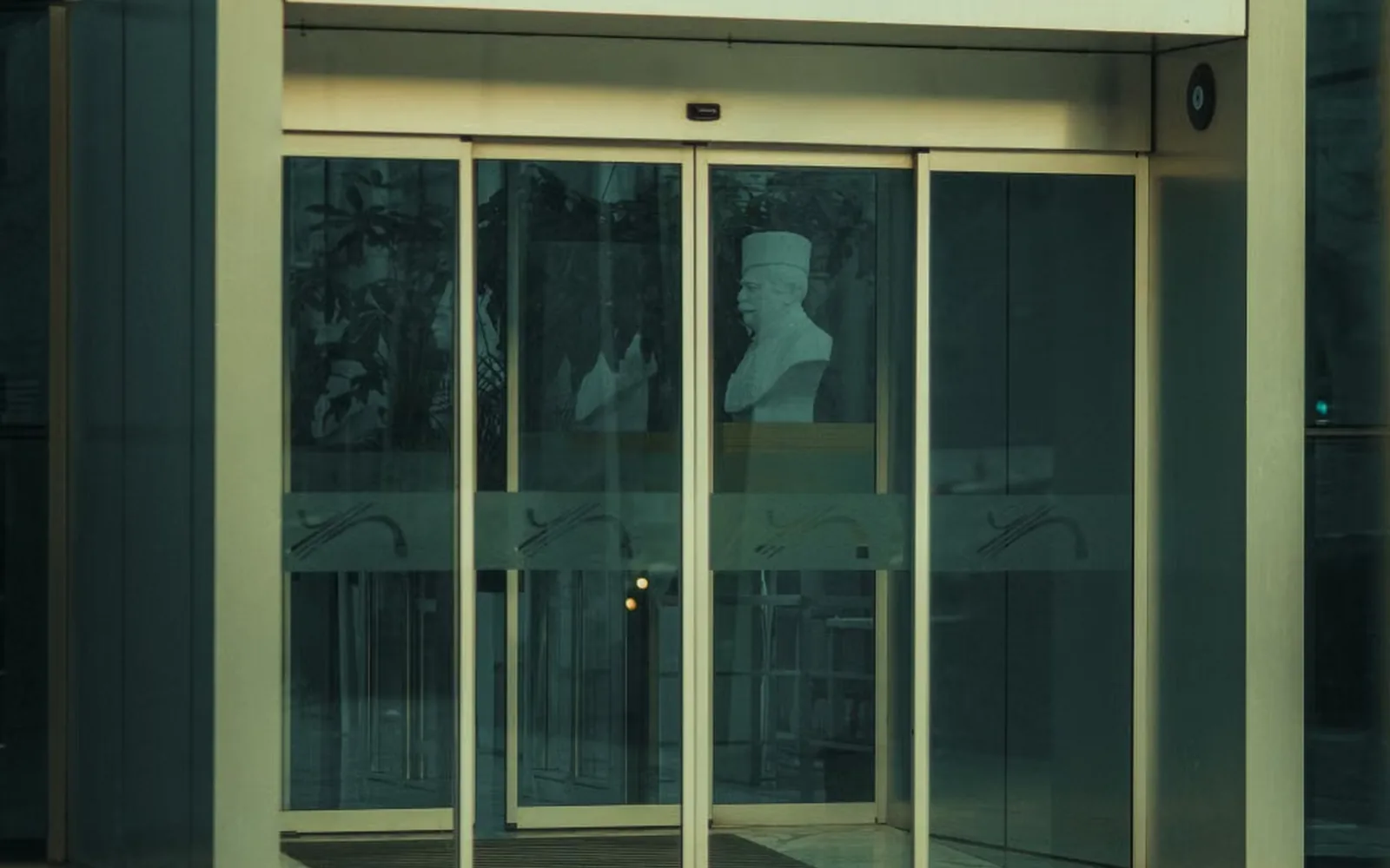 Entrée piétonne automatique
